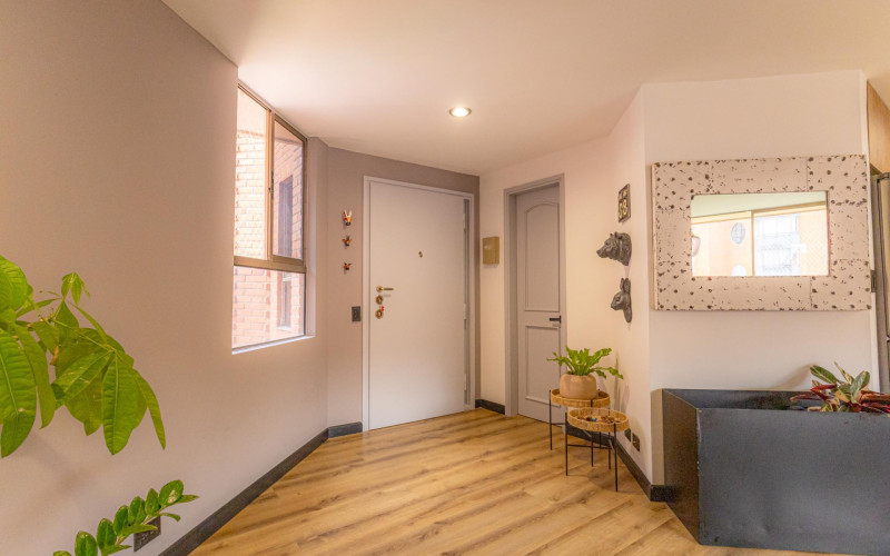 Renovated 165 m2 Apartment in El Tesoro, Medellin | 3 Bed + Den