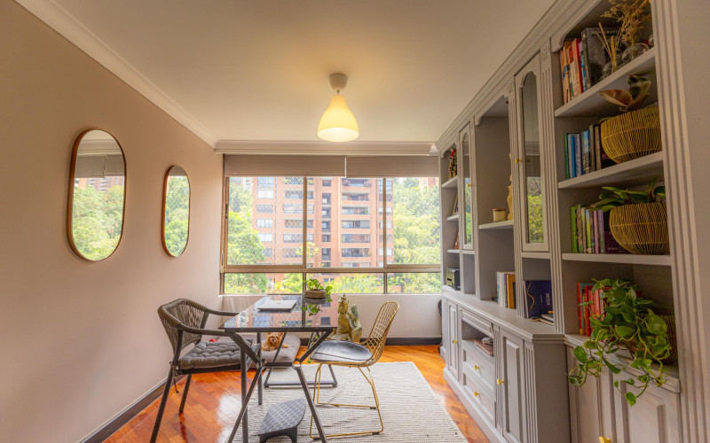 Renovated 165 m2 Apartment in El Tesoro, Medellin | 3 Bed + Den