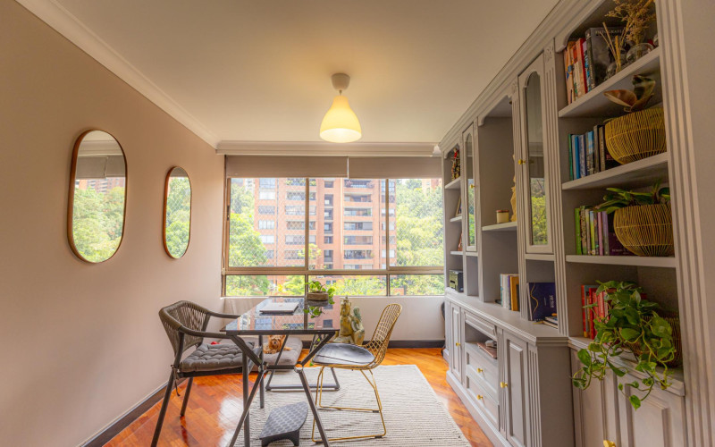 Renovated 165 m2 Apartment in El Tesoro, Medellin | 3 Bed + Den