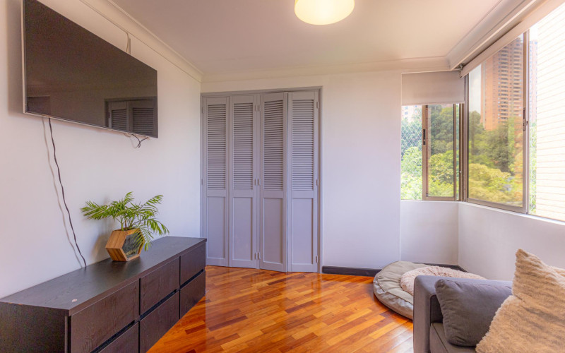 Renovated 165 m2 Apartment in El Tesoro, Medellin | 3 Bed + Den
