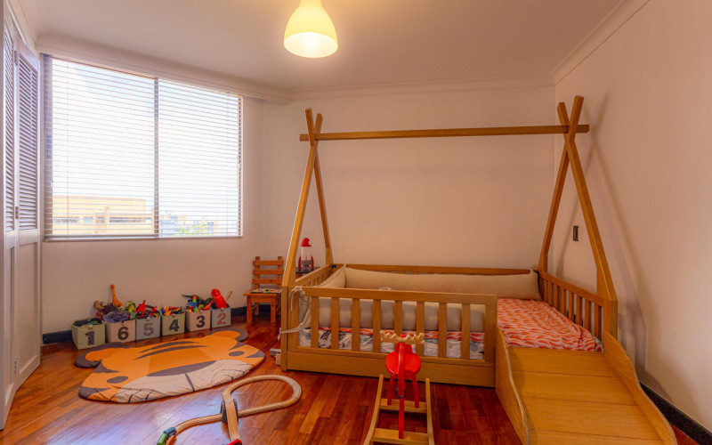 Renovated 165 m2 Apartment in El Tesoro, Medellin | 3 Bed + Den