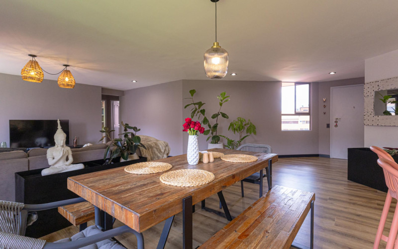 Renovated 165 m2 Apartment in El Tesoro, Medellin | 3 Bed + Den
