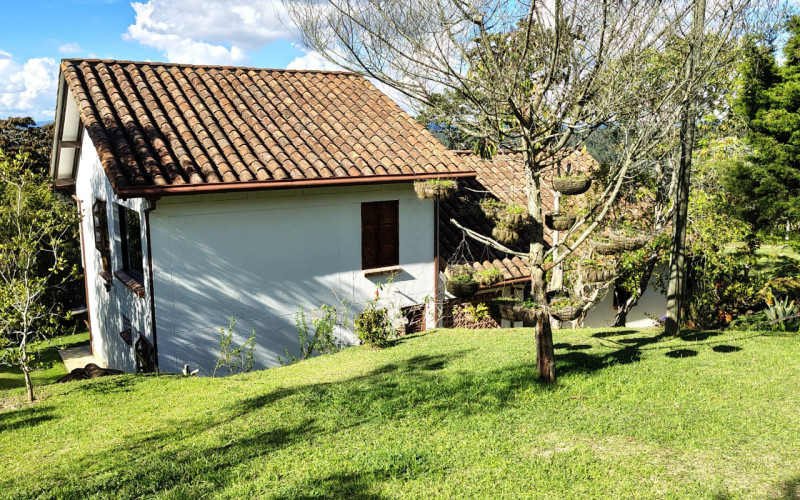 Luxury Estate in Santa Elena 8800 mts Facing Arví Park
