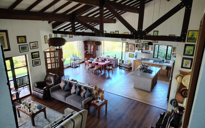 Luxury Estate in Santa Elena 8800 mts Facing Arví Park