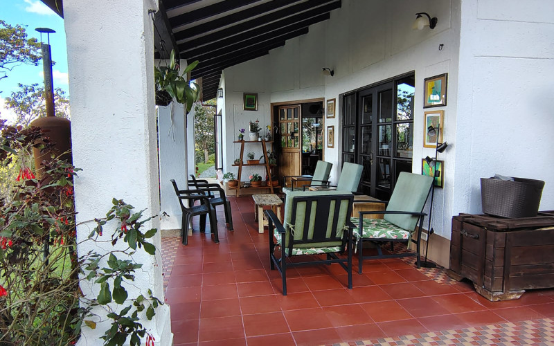 Luxury Estate in Santa Elena 8800 mts Facing Arví Park