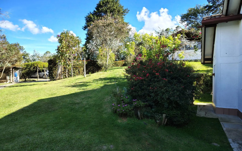 Luxury Estate in Santa Elena 8800 mts Facing Arví Park