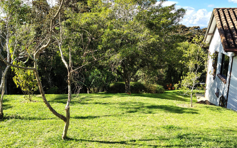 Luxury Estate in Santa Elena 8800 mts Facing Arví Park