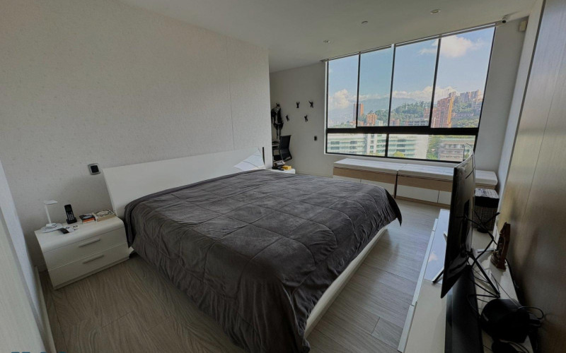 Apartamento en Medellín en Altos del Poblado