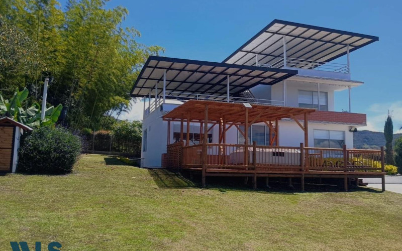 Casa en El Peñol en La honda