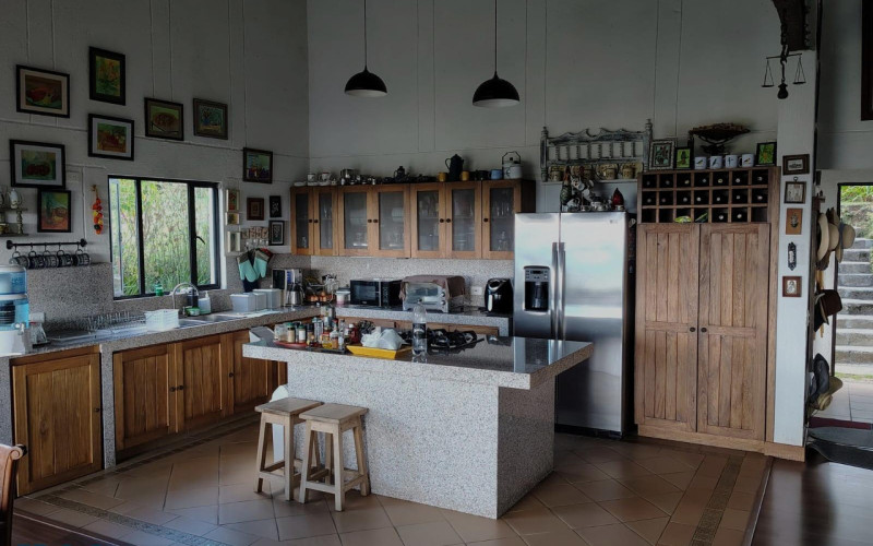Casa en Santa Elena en Rural