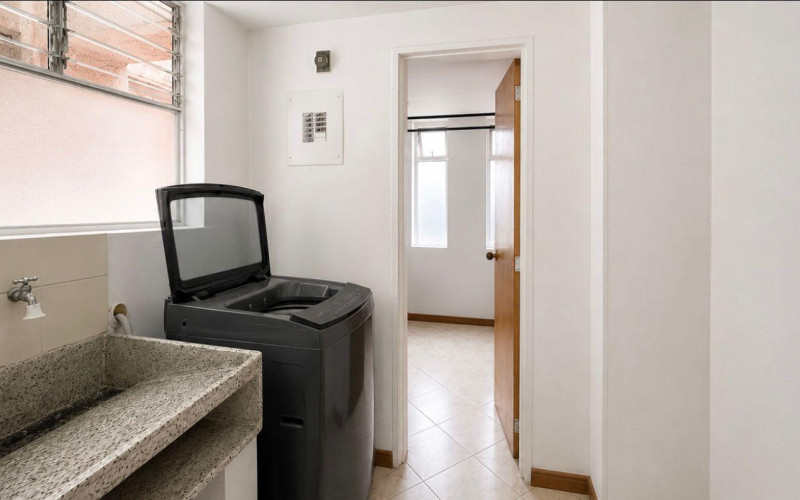 Apartment with Panoramic City Views in Laureles, Santa Teresita | 88m² | 