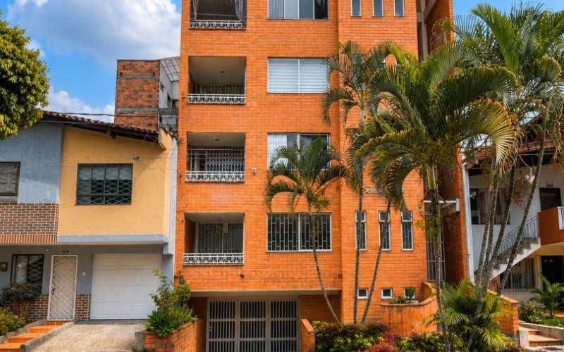 Apartment with Panoramic City Views in Laureles, Santa Teresita | 88m² | 
