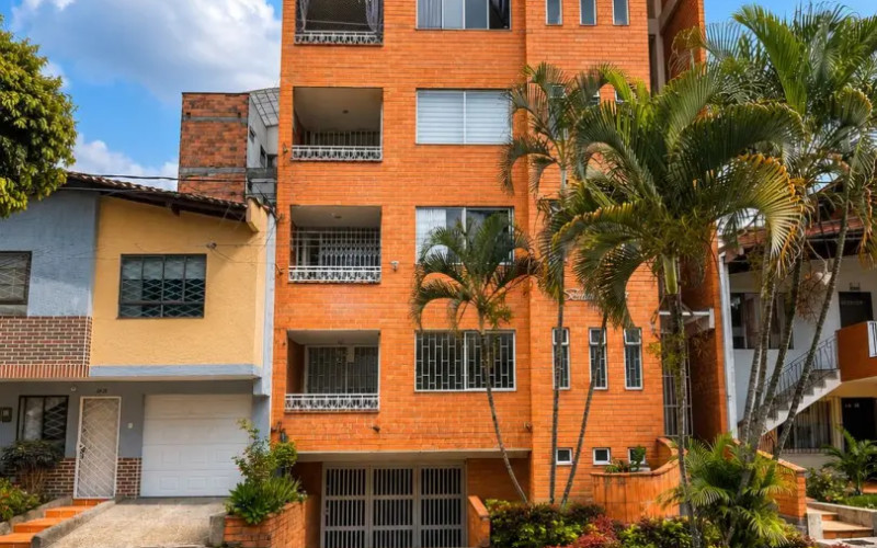 Apartment with Panoramic City Views in Laureles, Santa Teresita | 88m² |