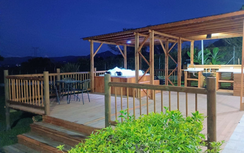 Country House in El Peñol | Rock View | Individual Deed & Short-Term Rentals Allowed (Chiquinquira)