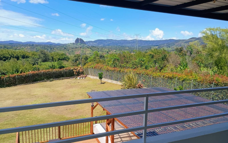 Country House in El Peñol | Rock View | Individual Deed & Short-Term Rentals Allowed (Chiquinquira)