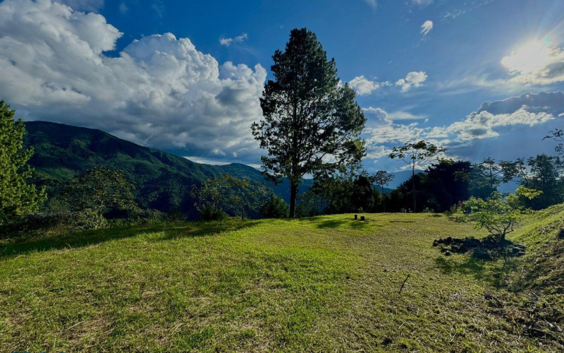 Lote Residencial en Envigado en Loma del Escobero