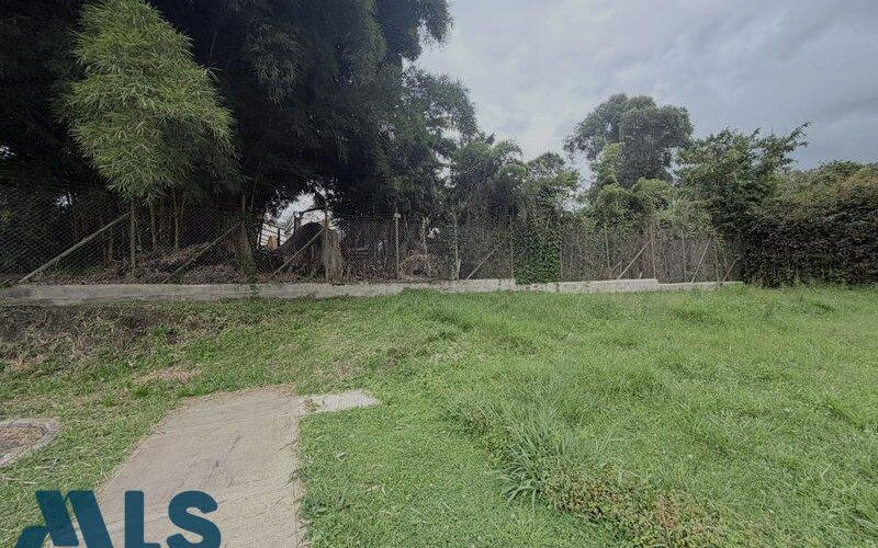 Lote Residencial en El Retiro en Urbano