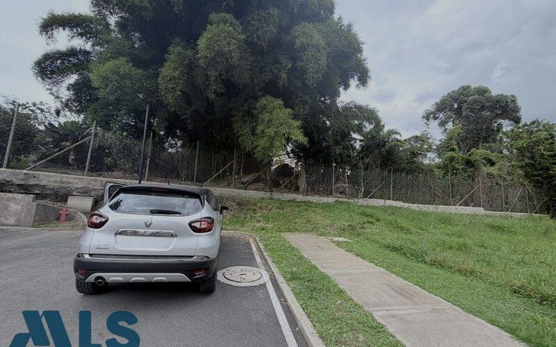 Lote Residencial en El Retiro en Urbano