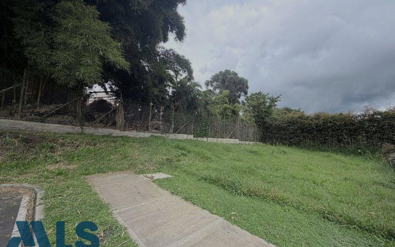 Lote Residencial en El Retiro en Urbano