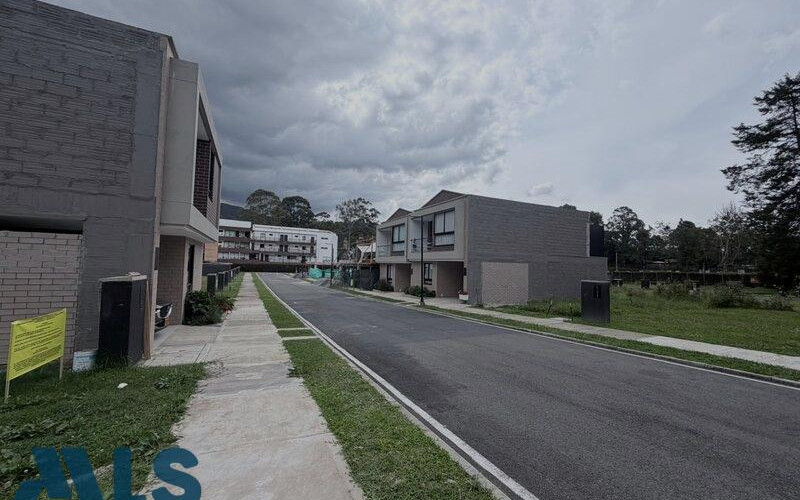 Lote Residencial en El Retiro en Urbano