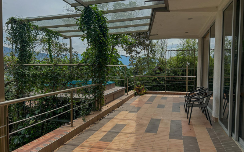 Casa en Envigado en Loma del Escobero