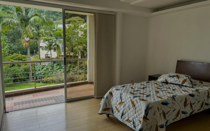 Casa en Envigado en Loma del Escobero