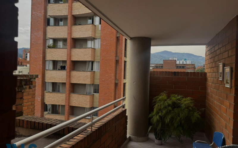Apartamento en Medellín en Laureles
