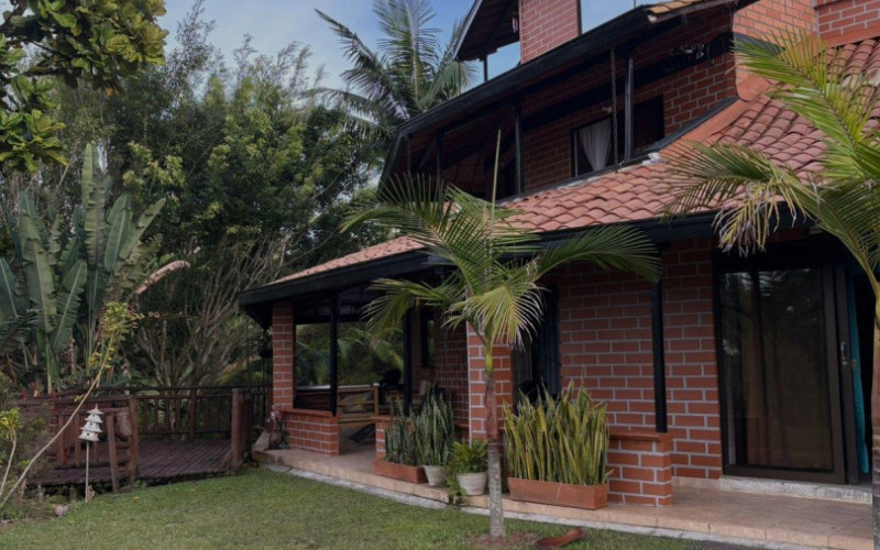 Luxury Estate in Villa Suiza, El Peñol–Guatapé | 2,646 m² Waterfront Property