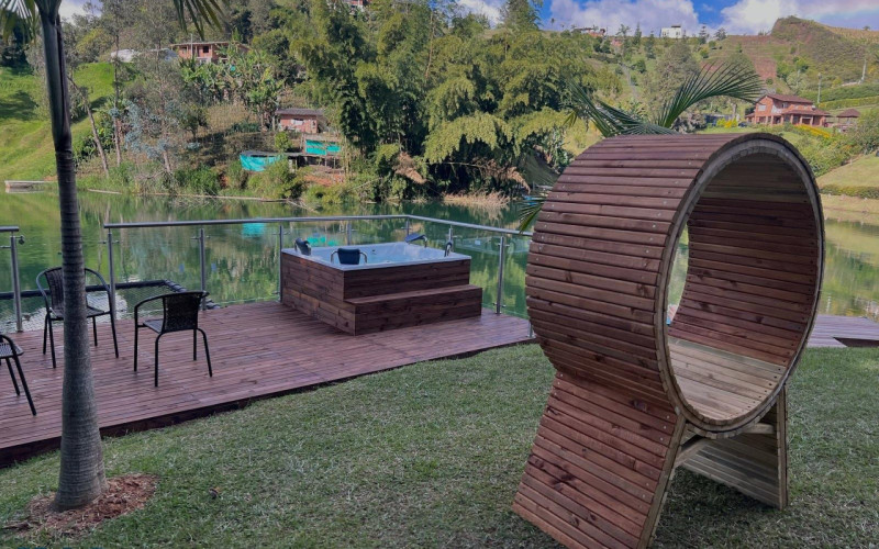 Luxury Estate in Villa Suiza, El Peñol–Guatapé | 2,646 m² Waterfront Property