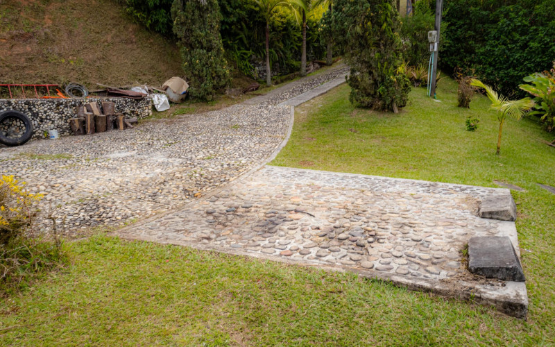 Luxury Estate in Villa Suiza, El Peñol–Guatapé | 2,646 m² Waterfront Property