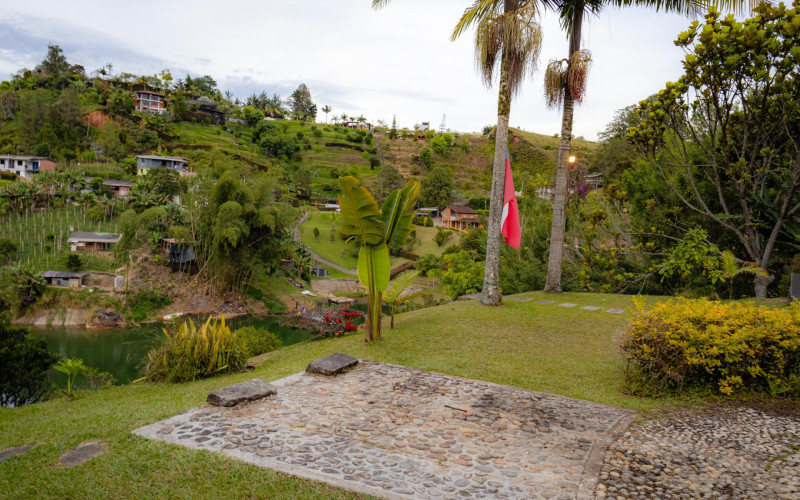 Luxury Estate in Villa Suiza, El Peñol–Guatapé | 2,646 m² Waterfront Property