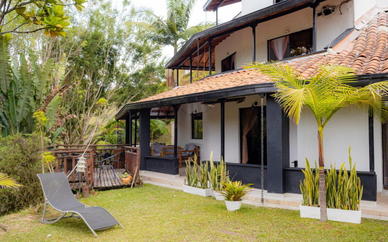 Luxury Estate in Villa Suiza, El Peñol–Guatapé | 2,646 m² Waterfront Property