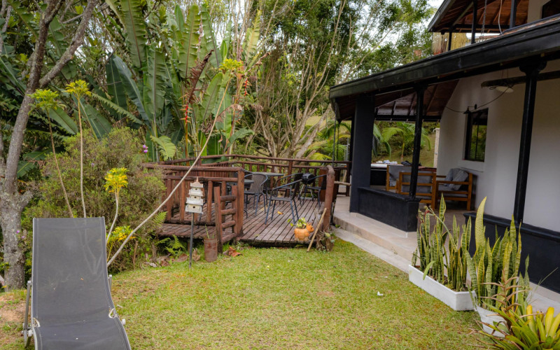 Luxury Estate in Villa Suiza, El Peñol–Guatapé | 2,646 m² Waterfront Property