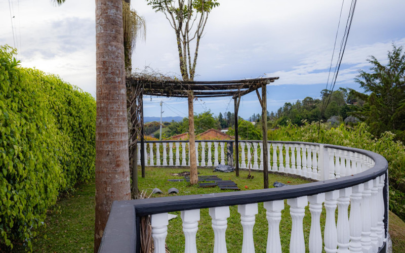 Luxury Estate in Villa Suiza, El Peñol–Guatapé | 2,646 m² Waterfront Property