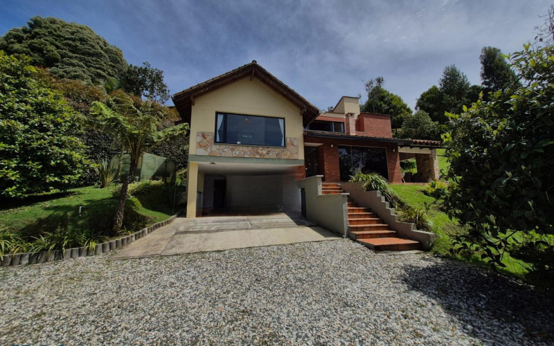 Casa en Envigado en Alto del escobero (Envigado)