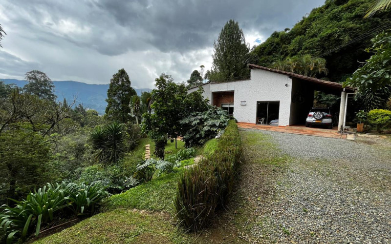 Monte Azul Country House – Luxury, Nature & Spacious Living in La Doctora, Sabaneta
