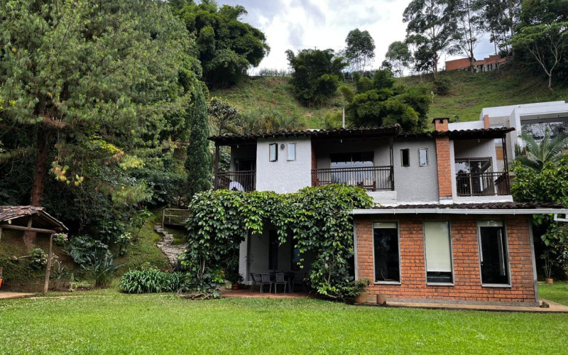 Monte Azul Country House – Luxury, Nature & Spacious Living in La Doctora, Sabaneta