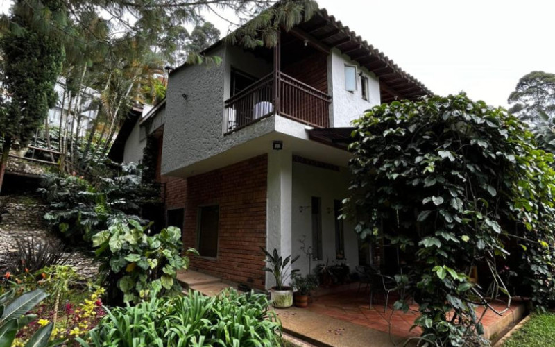 Monte Azul Country House – Luxury, Nature & Spacious Living in La Doctora, Sabaneta