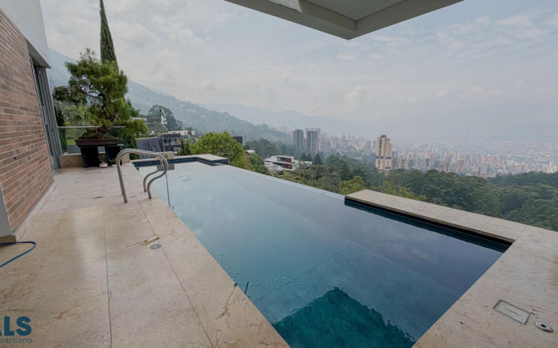 Casa en Medellín en Las Palmas
