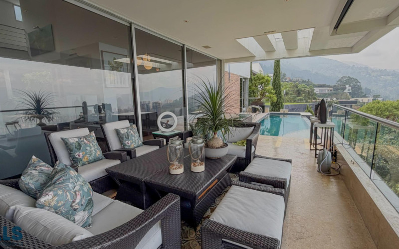 Casa en Medellín en Las Palmas