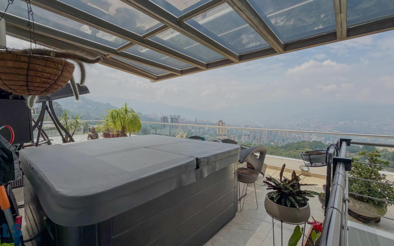 Casa en Medellín en Las Palmas