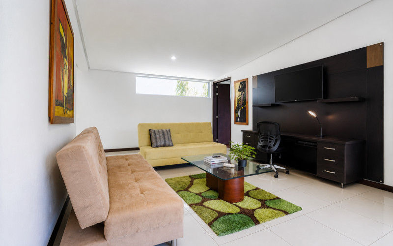 Contemporary Luxury Estate on 6,400 m² Near Llanogrande & Medellín Airport
