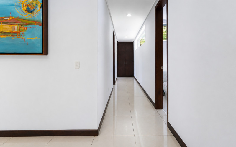Contemporary Luxury Estate on 6,400 m² Near Llanogrande & Medellín Airport