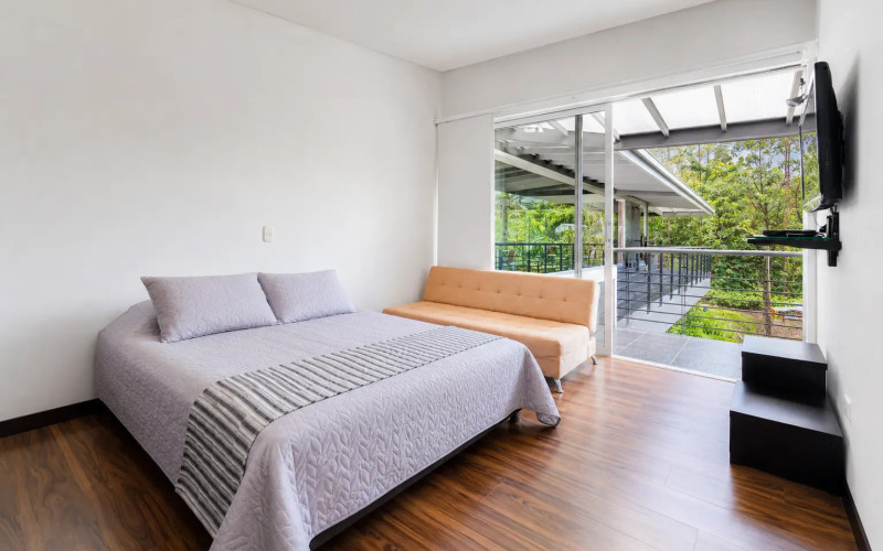 Contemporary Luxury Estate on 6,400 m² Near Llanogrande & Medellín Airport