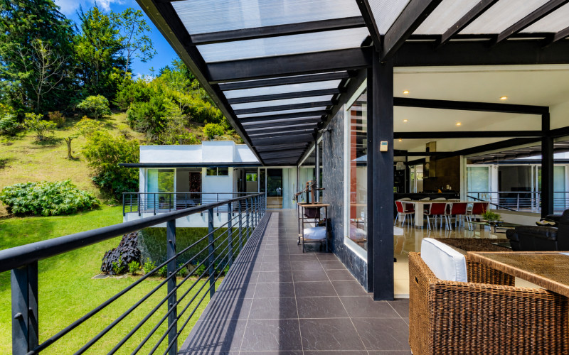 Contemporary Luxury Estate on 6,400 m² Near Llanogrande & Medellín Airport