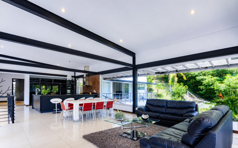 Contemporary Luxury Estate on 6,400 m² Near Llanogrande & Medellín Airport