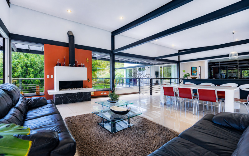 Contemporary Luxury Estate on 6,400 m² Near Llanogrande & Medellín Airport