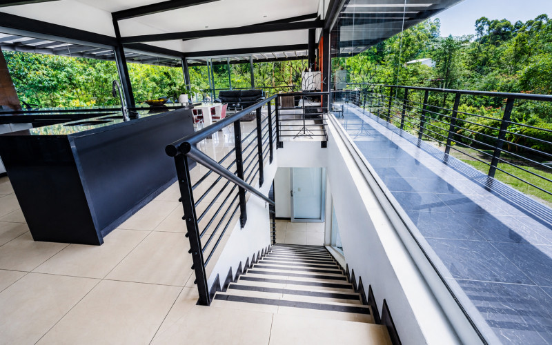 Contemporary Luxury Estate on 6,400 m² Near Llanogrande & Medellín Airport