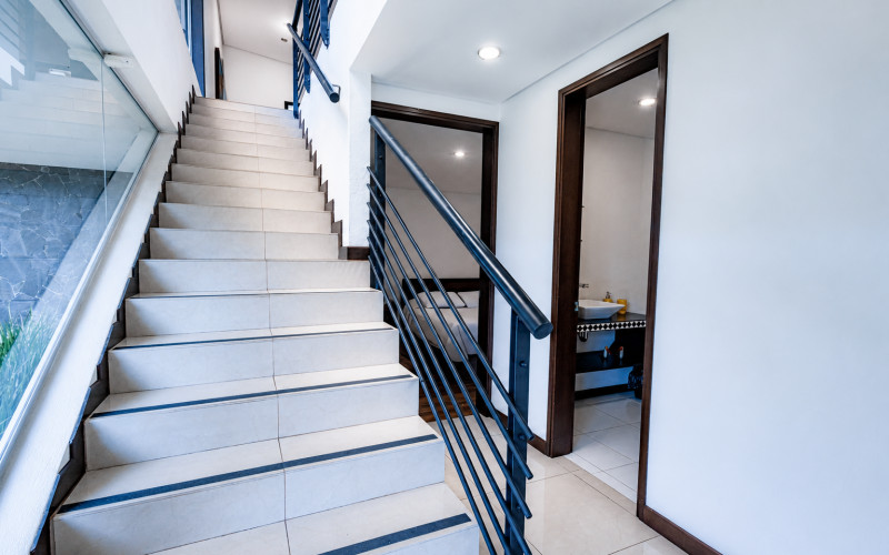 Contemporary Luxury Estate on 6,400 m² Near Llanogrande & Medellín Airport