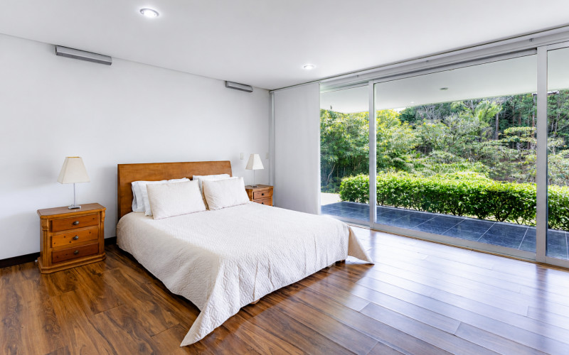 Contemporary Luxury Estate on 6,400 m² Near Llanogrande & Medellín Airport